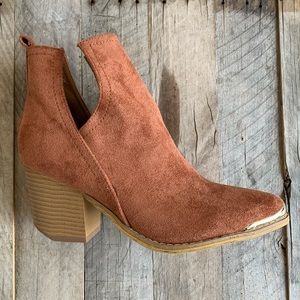 Mi.iM : Tess Suede Bootie